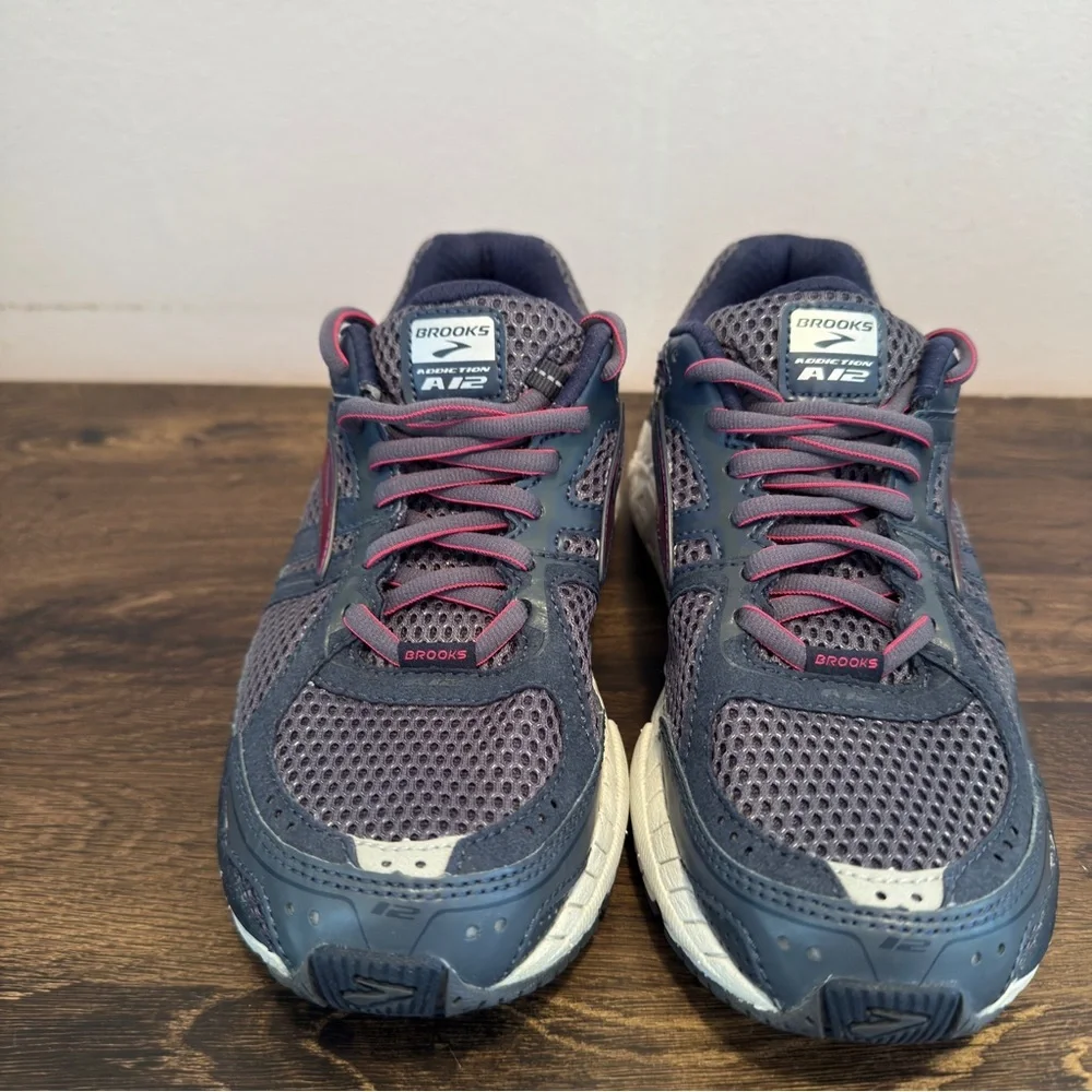 Brooks Addiction 12  DNA Women's Running Shoes Size 6.5 Blue Pink MSRP$120